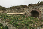 Unterhalb des Forts befinden sich die Plattformen für die Kanonen.